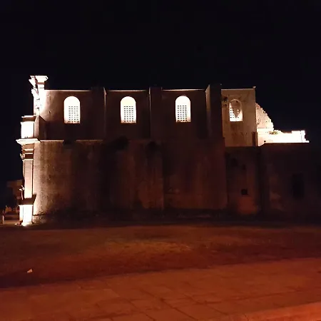 Plathea לינה וארוחת בוקר מלפיניאנו